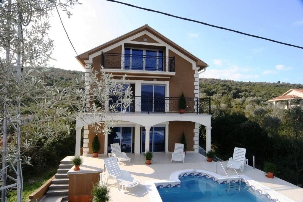 Villa ติวัต ภายนอก รูปภาพ